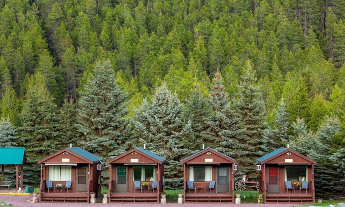 Coram Cabin | Eagles Nest Cabin! 6 miles to Glacier!
