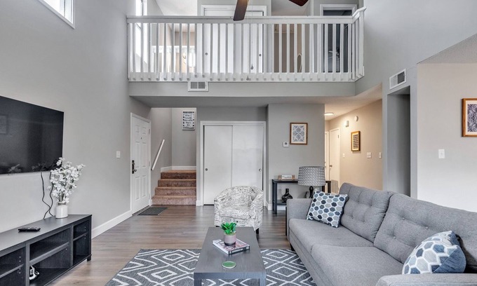 Shalimar House | Eagles Nest - Charming Townhome in the heart of Shalimar by RedAwning