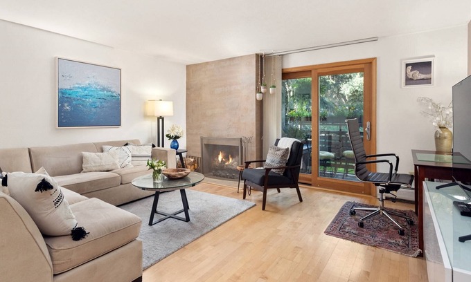 Aspen Condo | Early Winter Savings, 10% off 3 nights till Dec 14