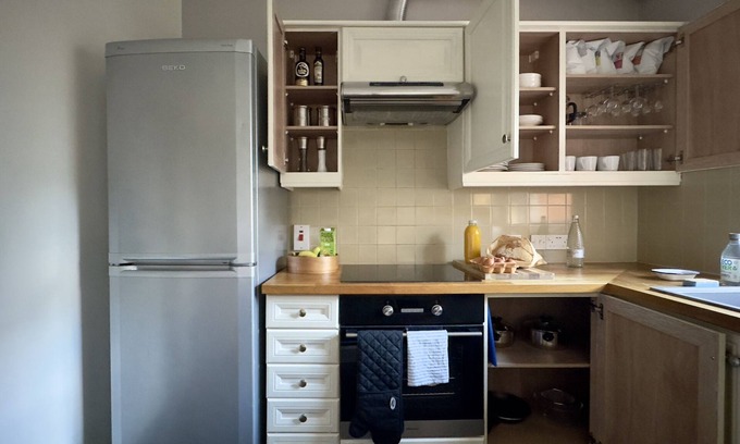 Stepney Green Apartment | East-City of London large 1 bedn