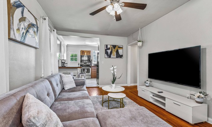 Southeast Pensacola Apartment | East Hill Oasis Near Beaches & Downtown