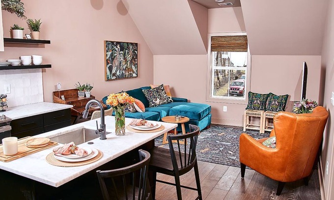 Cleveland Park House | East Nashville Guesthouse close to everything & Pet-Friendly!