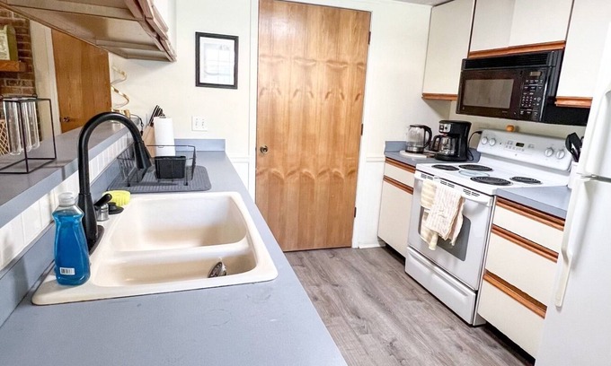 Fayetteville House | East of Eden: Perfect Location, Welcoming Home