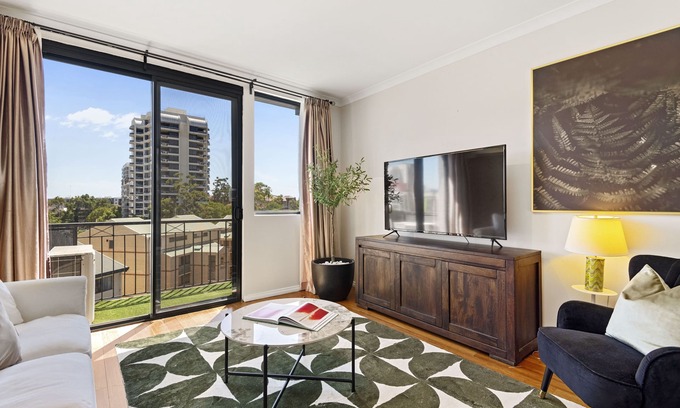 East Perth Apartment | East Perth Luxe Penthouse | Views & Style