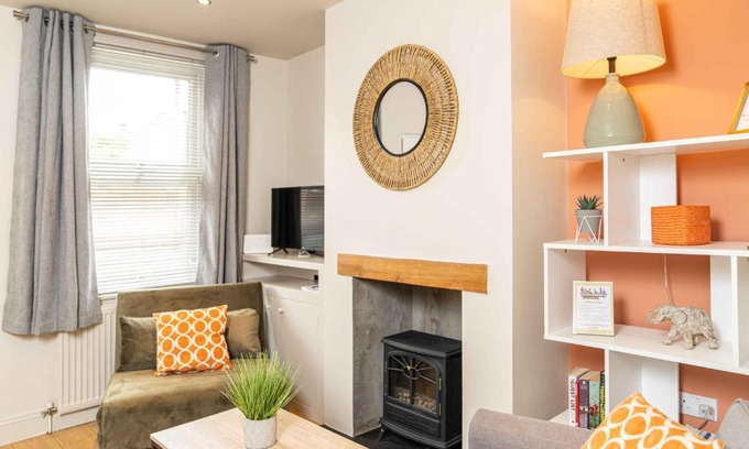 Tewkesbury Apartment | East Street, Town Centre, 2 Bedrooms