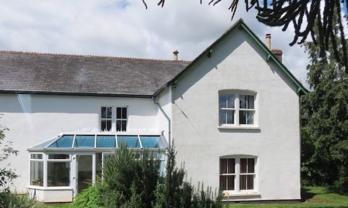 Wellington Other | East wing of rustic farmhouse near Devon border