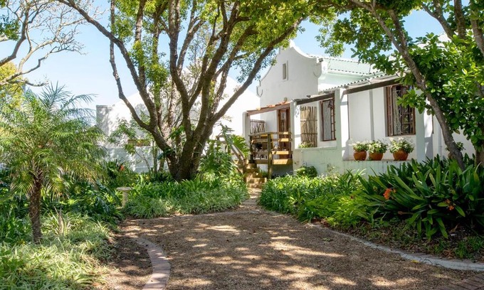Eastcliff Apartment | Eastcliff Cottage