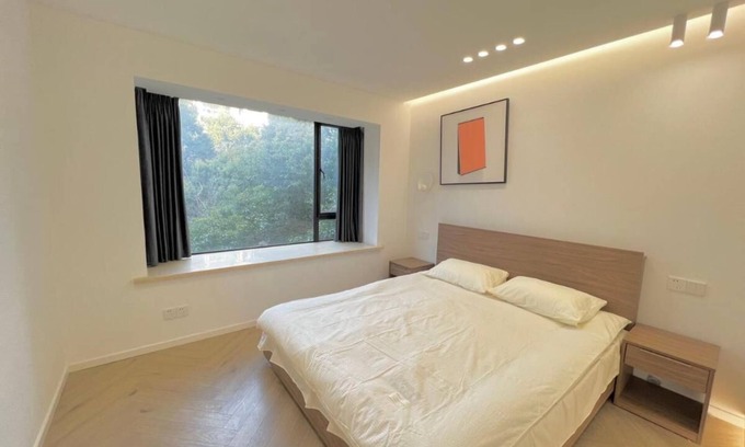 Jing'an Apartment | Easternhub- Shanghai Jing'an Temple, Sunny Capital, Deluxe 3-BR Apartment
