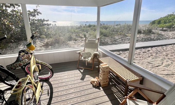 Englewood Cottage | Easy Beach Vacation