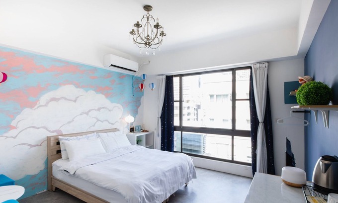 Gushan District Bed & Breakfast | EATzzZ Hostel