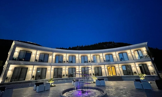 Dhermi Hotel | EBBI HOTEL