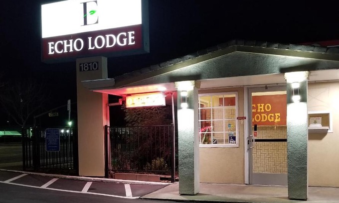 West Sacramento Hotel | Echo Lodge