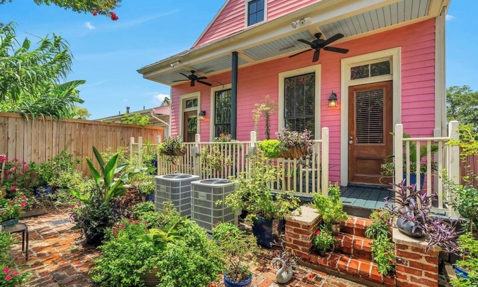 Treme House | Eclectic Duplex | Lovely Yard, Live Like a Local