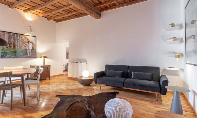 Rione VI Parione Apartment | Eclectica Living 2 BDR Apartment