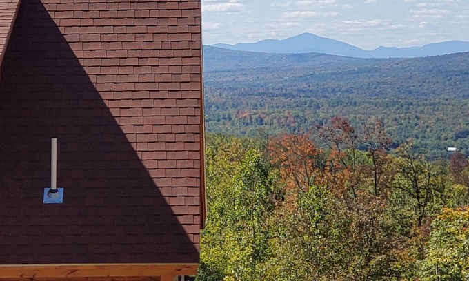 Bingham Cabin | Eco Cabin, sleeps 2-4 with 90 mile views, directly on the ATV trails!
