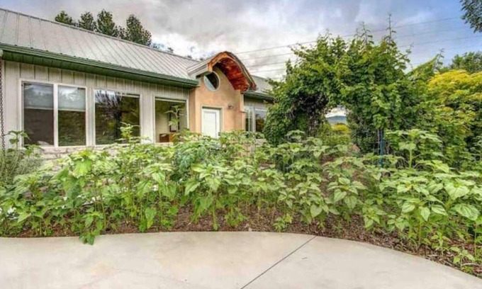 Boise House | ECO House, 1 Acre Food Forest, near city/✈