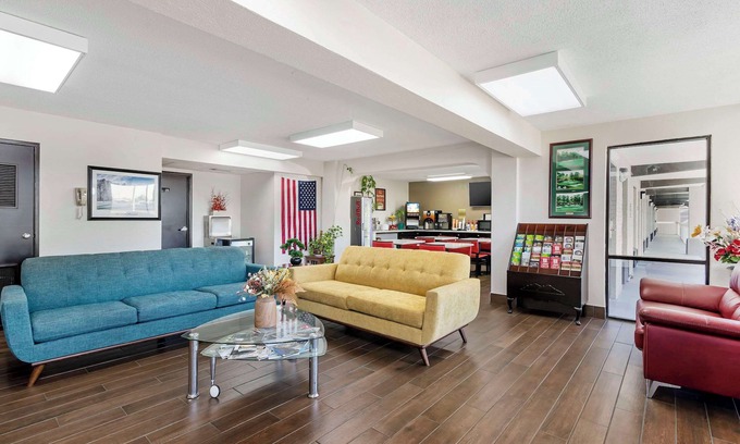 Augusta Hotel | Econo Lodge Augusta, Downtown