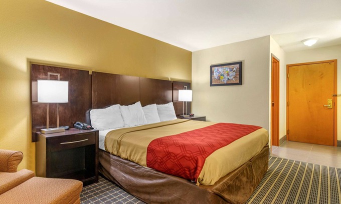 Brunswick Hotel | Econo Lodge Brunswick Travel Center