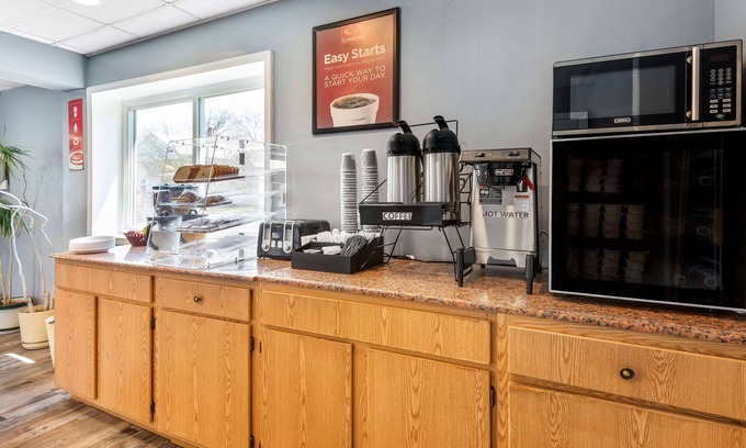 Cortland Hotel | Econo Lodge Cortland Downtown