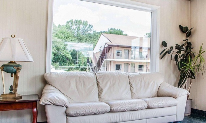 Monocacy Station Hotel | Econo Lodge Douglassville - Pottstown