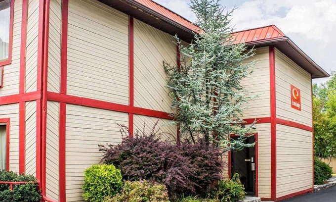 Scranton Cabin | Econo Lodge Scranton near Montage Mountain