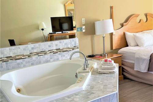 Newport Cabin | Econo Lodge