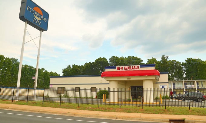 Hidden Valley Hotel | Economy Inn