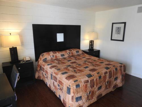 Polvadera Hotel | Economy Inn