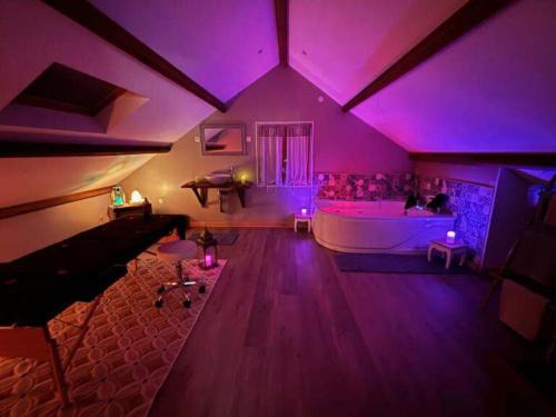 Castels House | Ecrin d' Amour suite romantique avec Jacuzzi