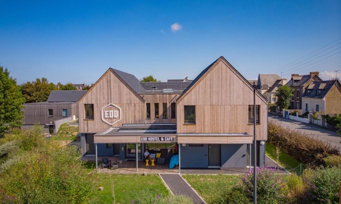 Dol-de-Bretagne Hotel | Edd Hostel