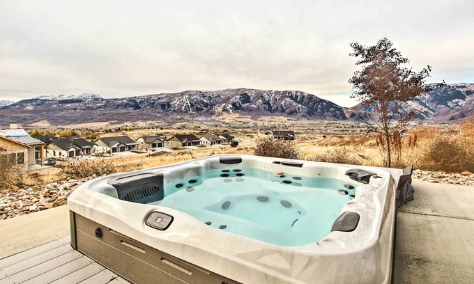 Wolf Creek House | Eden Home w/Stunning View ~ 6 Mi to Skiing!