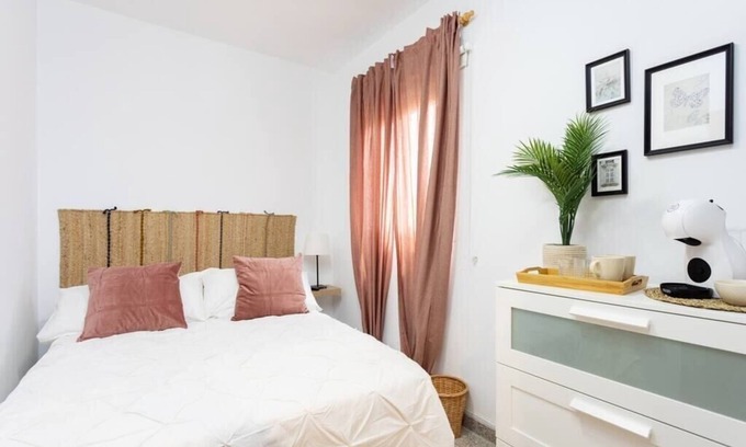 San Isidro Apartment | Eden Rentals 101 Surfy Stylish BedandCoffee Room