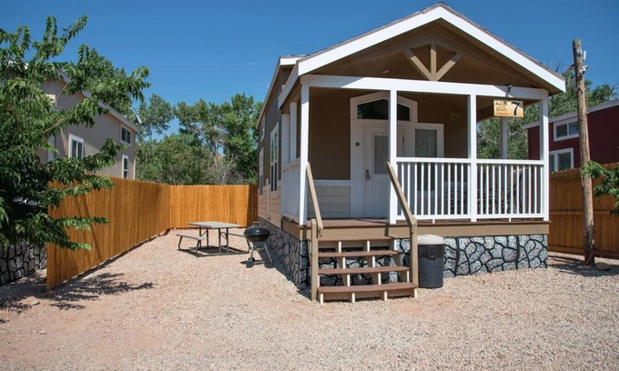 Moab House | Edge of the Desert Fisher Towers Cabin #07