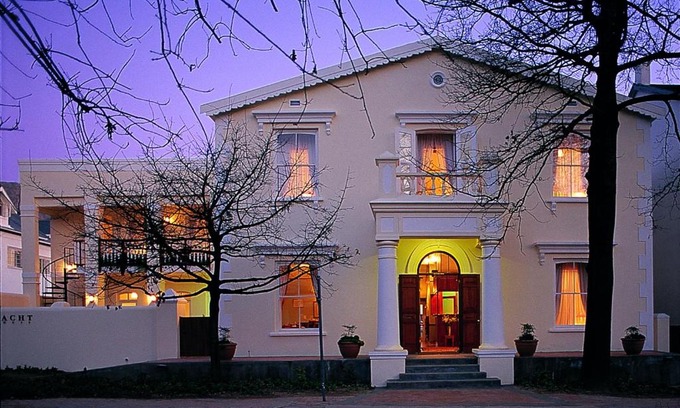 Stellenbosch Central Hotel | Eendracht Hotel