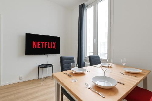 Quartier de Javel Apartment | Eiffel Tower 2 Heart of Paris-1BR-4P with NetFlix