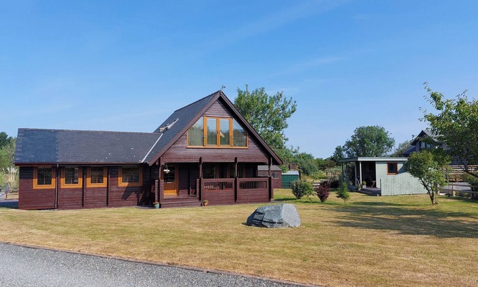 Menai Bridge Cottage | EIRIANFA, character holiday cottage, with open fire in Menai Bridge