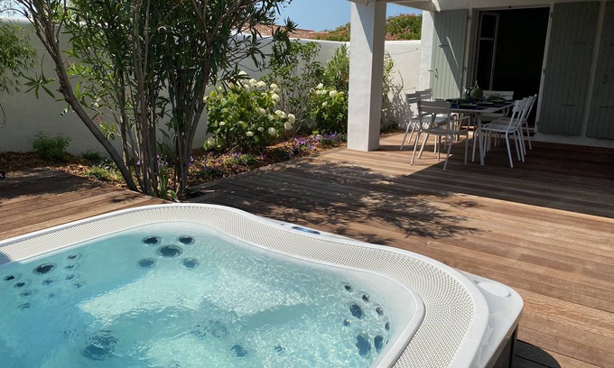 Sainte-Marie-de-Re House | Elégante Maison D'architecte, spa à Débordement