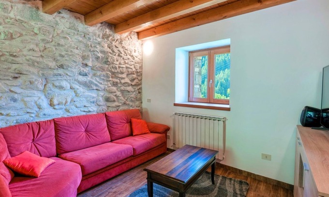 Incudine Apartment | El Bait - Three Bedroom Apartment, Sleeps 8