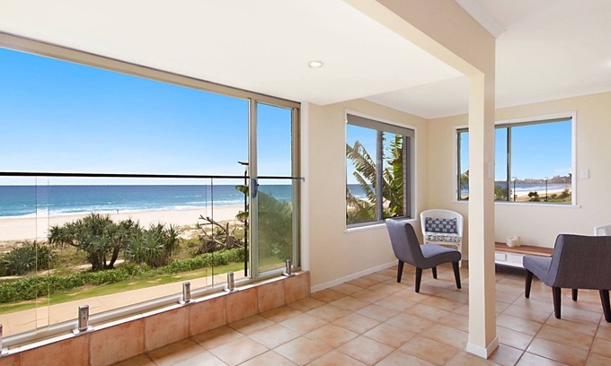 Tugun Apartment | El Mirador 8 - Absolute Beachfront Tugun