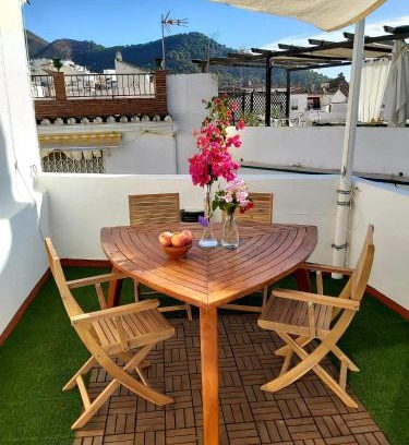Ojen House | El Molinillo