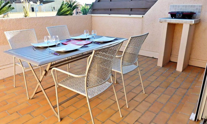 Marseillan Plage Apartment | El Paso Residence (res.) - Renovated apartment, with air conditioning