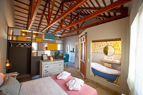 Consuegra House | El Patio de los Jazmines Boutique-House