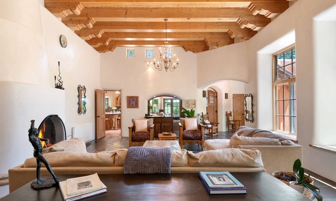 Tesuque House | El Torreon - Luxury Home, Serene Surroundings