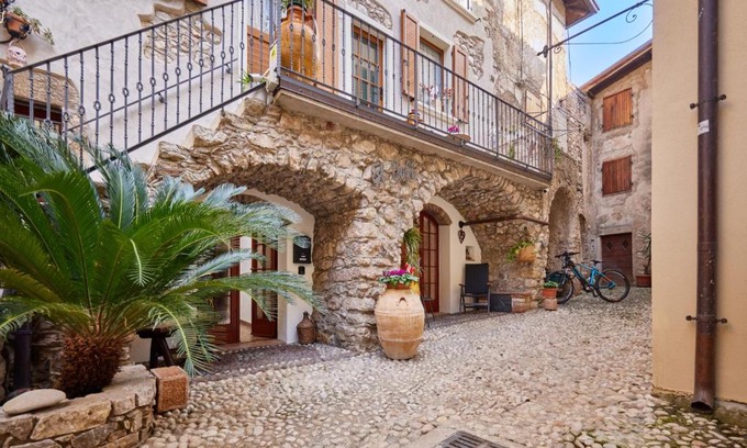 Cassone House | EL VOLT