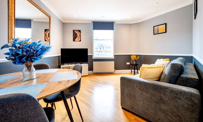 Soho Apartment | Elegant 1 Bedroom in Cambridge Circus