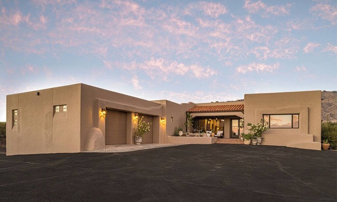 Tucson House | Elegant 2 bed Room retreat with views, upscale decor & full resort amenities