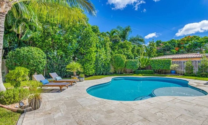 Southwest House | Elegant 2BR/2BA | Beach & Downtown Nearby