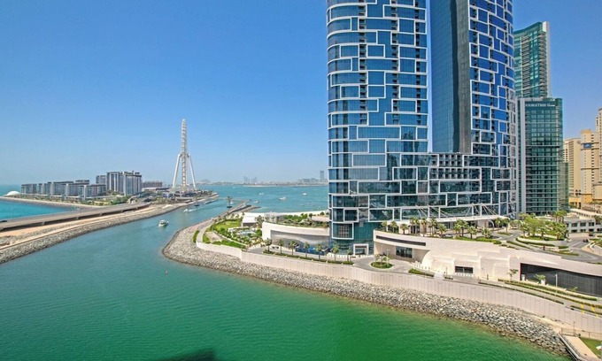 Dubai Marina Apartment | Elegant 2BR in Dubai Marina - Luxury Awaits You!