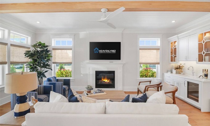 North End Condo | Elegant 6-Bedroom Condo—Garage & Porch Bliss
