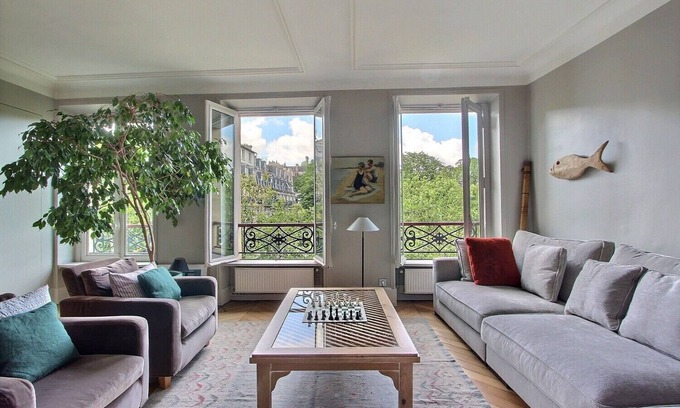 Sorbonne Apartment | Elegant and bright 2 BD 2 BTH, with elevator, in St. Germain, insurance included